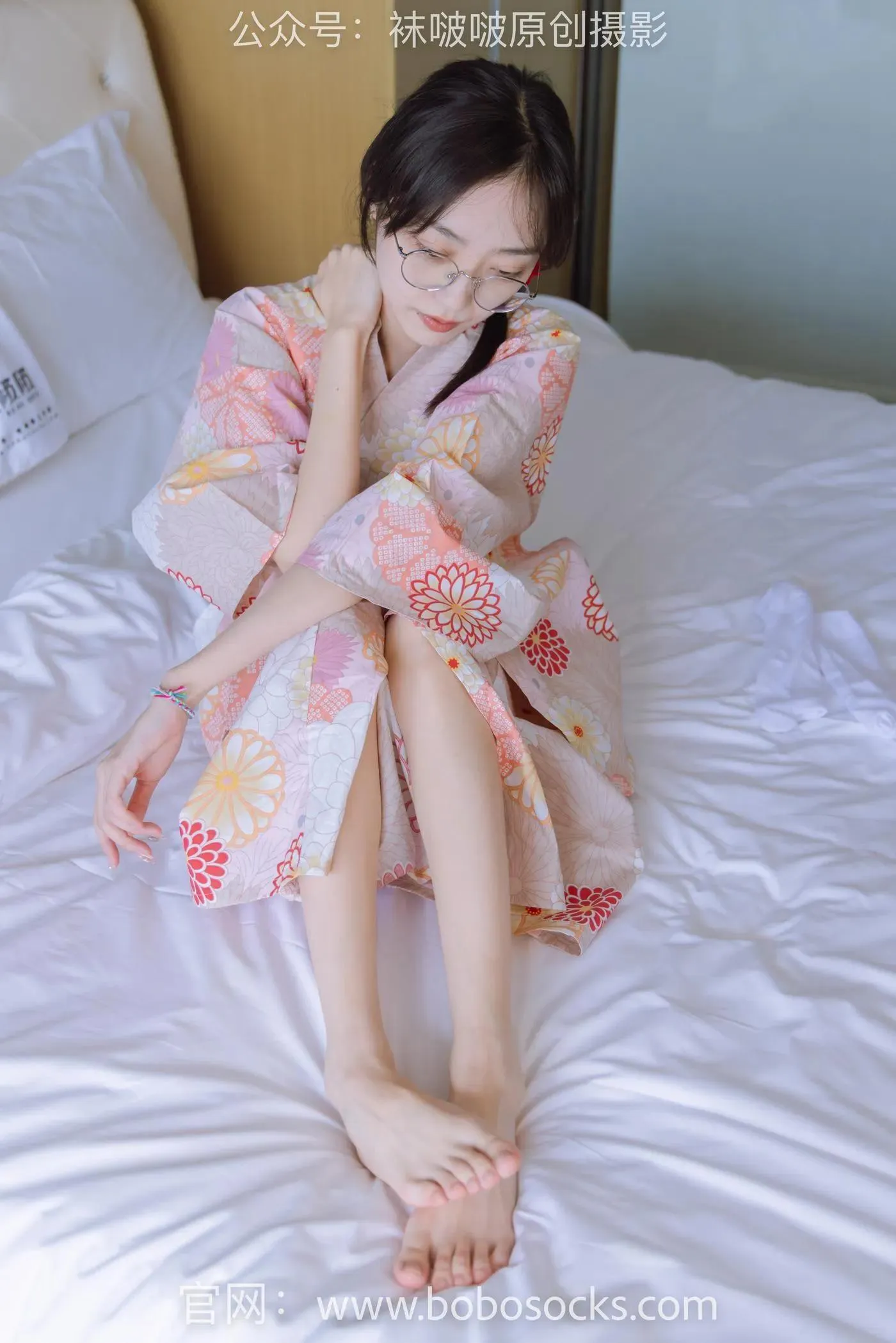 [BoBoSocks袜啵啵]NO.137 稚予-木屐、分指白棉袜、裸足、和风浴衣 [170P]插图3